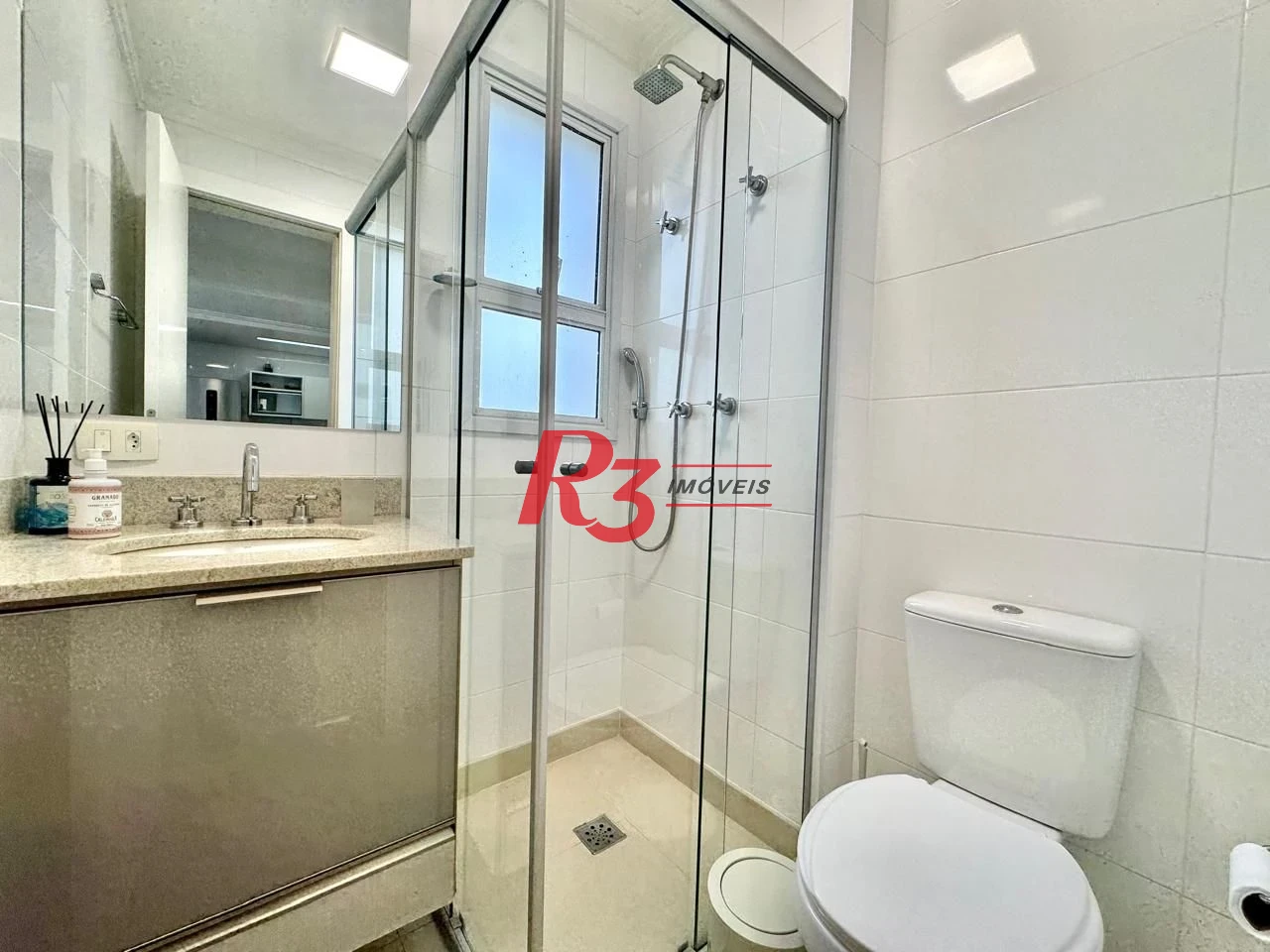 Apartamento com 2 dormitórios para alugar, 70 m² por R$ 6.000,00/mês - Boqueirão - Santos/SP