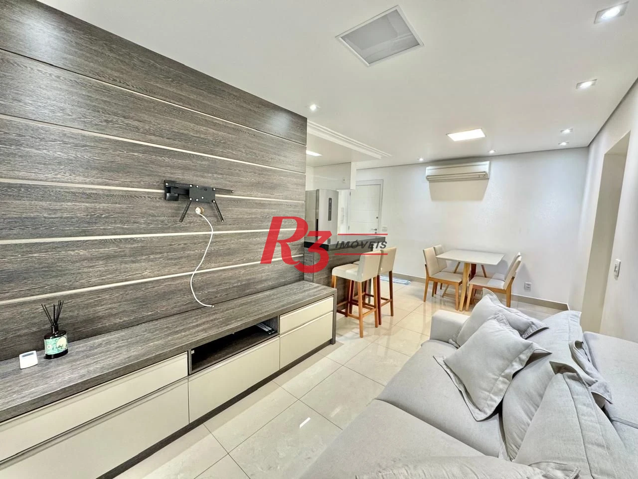 Apartamento com 2 dormitórios para alugar, 70 m² por R$ 6.000,00/mês - Boqueirão - Santos/SP