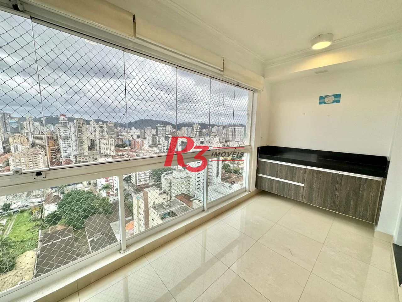 Apartamento com 2 dormitórios para alugar, 70 m² por R$ 6.000,00/mês - Boqueirão - Santos/SP