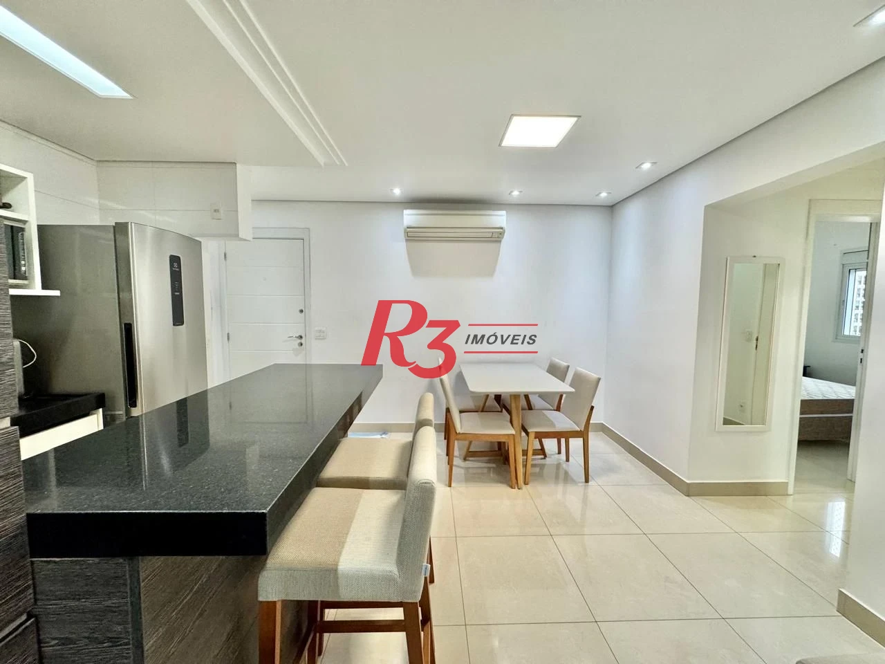Apartamento com 2 dormitórios para alugar, 70 m² por R$ 6.000,00/mês - Boqueirão - Santos/SP