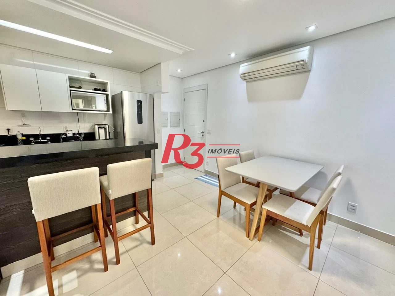 Apartamento com 2 dormitórios para alugar, 70 m² por R$ 6.000,00/mês - Boqueirão - Santos/SP