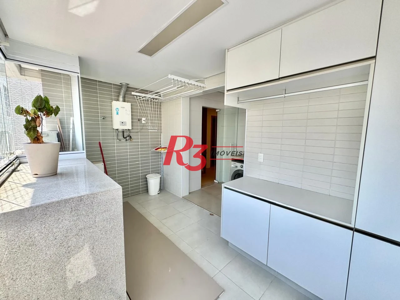 Apartamento para alugar, 127 m² por R$ 13.900,00/mês - Boqueirão - Santos/SP