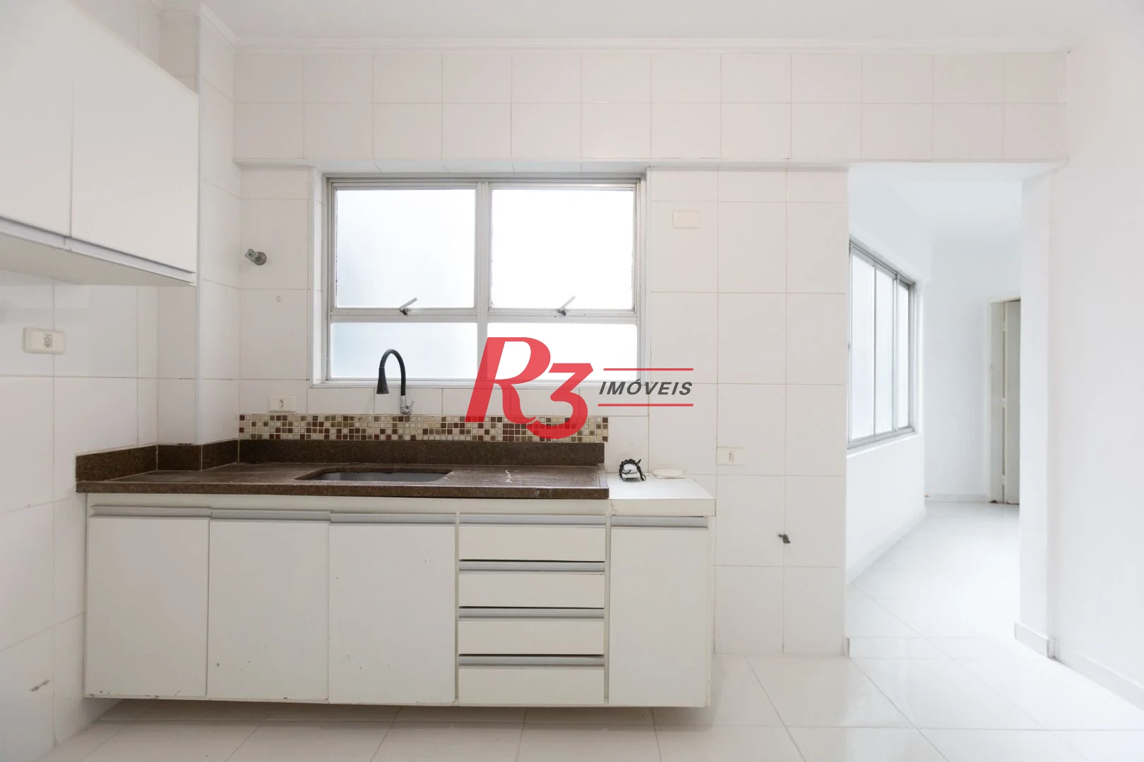 Apartamento com 2 dormitórios à venda, 83 m² por R$ 535.000,00 - Gonzaga - Santos/SP
