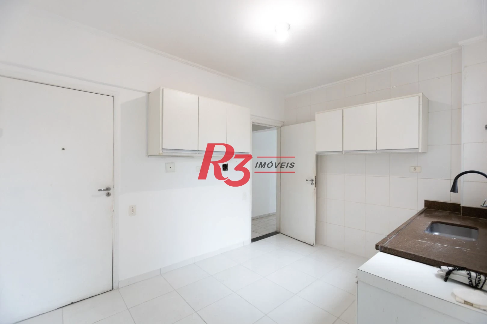 Apartamento com 2 dormitórios à venda, 83 m² por R$ 535.000,00 - Gonzaga - Santos/SP