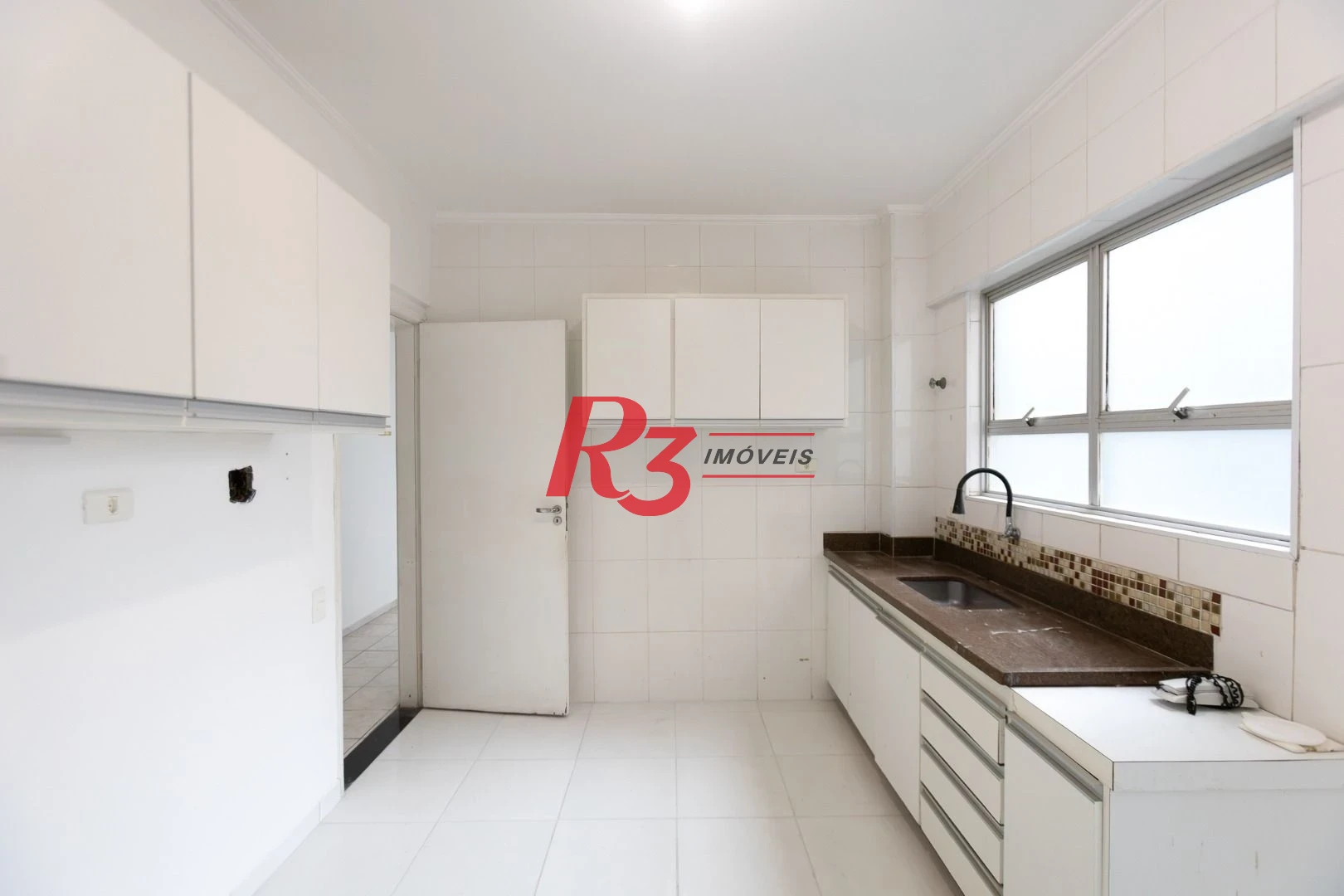 Apartamento com 2 dormitórios à venda, 83 m² por R$ 535.000,00 - Gonzaga - Santos/SP