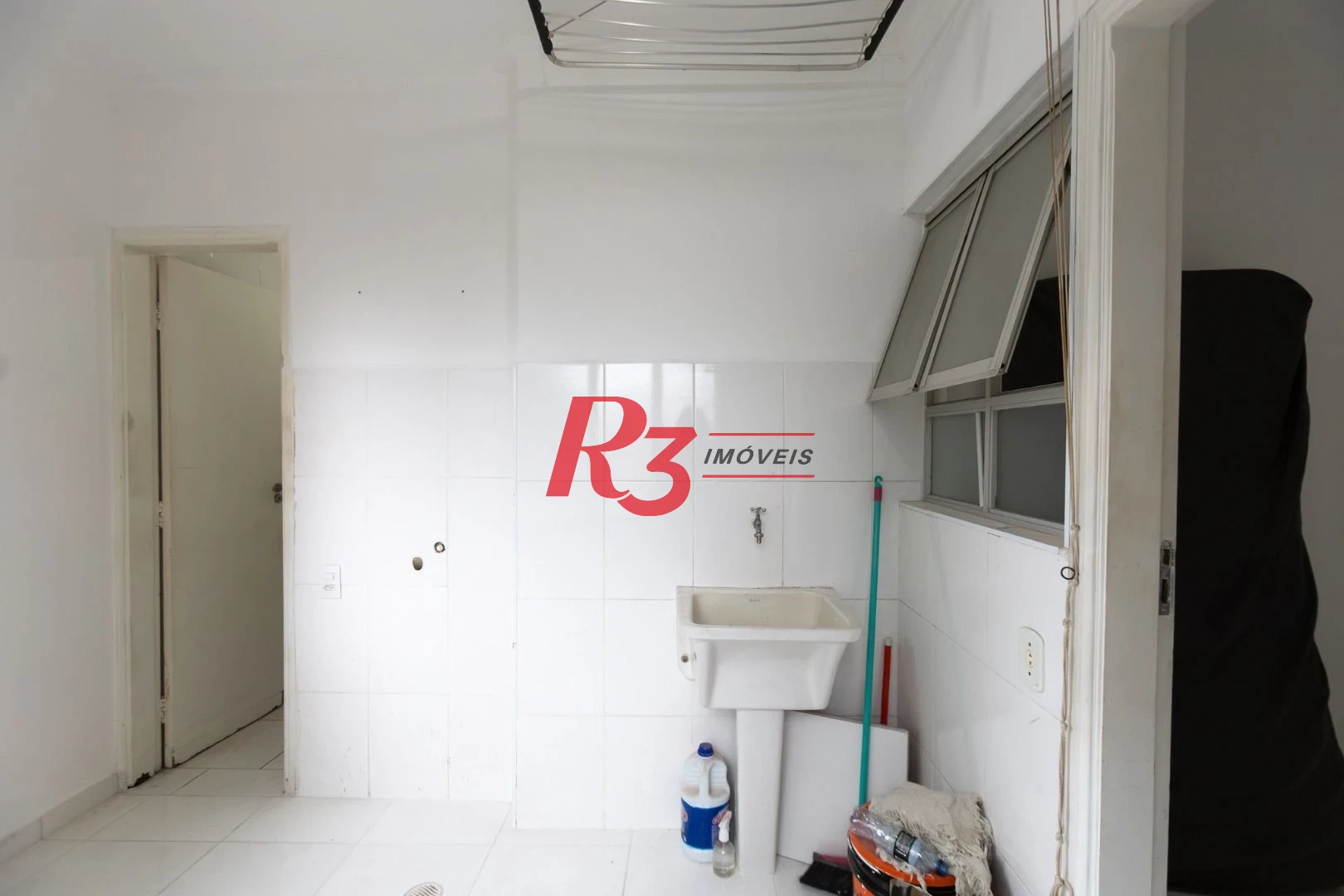 Apartamento com 2 dormitórios à venda, 83 m² por R$ 535.000,00 - Gonzaga - Santos/SP