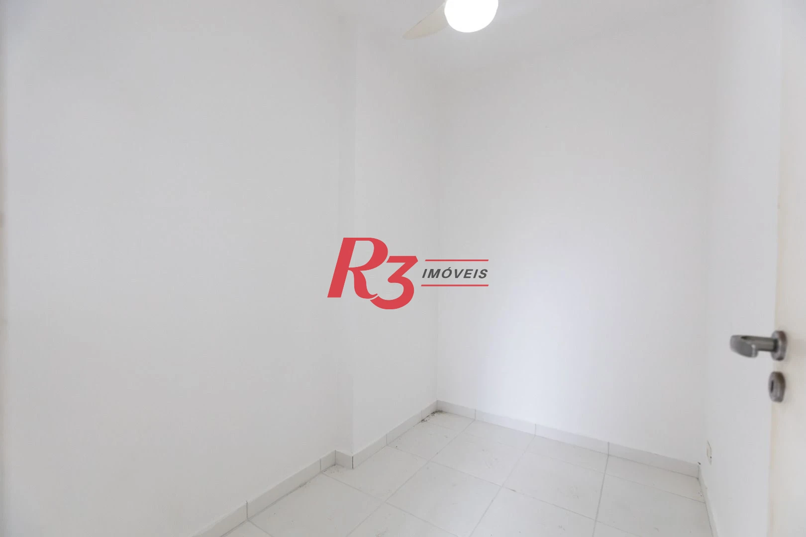 Apartamento com 2 dormitórios à venda, 83 m² por R$ 535.000,00 - Gonzaga - Santos/SP