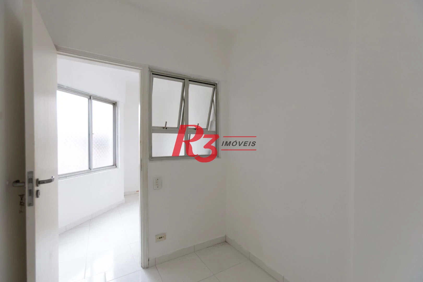 Apartamento com 2 dormitórios à venda, 83 m² por R$ 535.000,00 - Gonzaga - Santos/SP