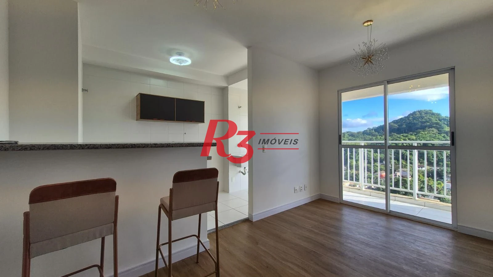 Oportunidade! Apartamento de 2 quartos em Santos com sacada vista livre, andar alto, lazer completo, 1 vaga, 380 mil, oportunidade!