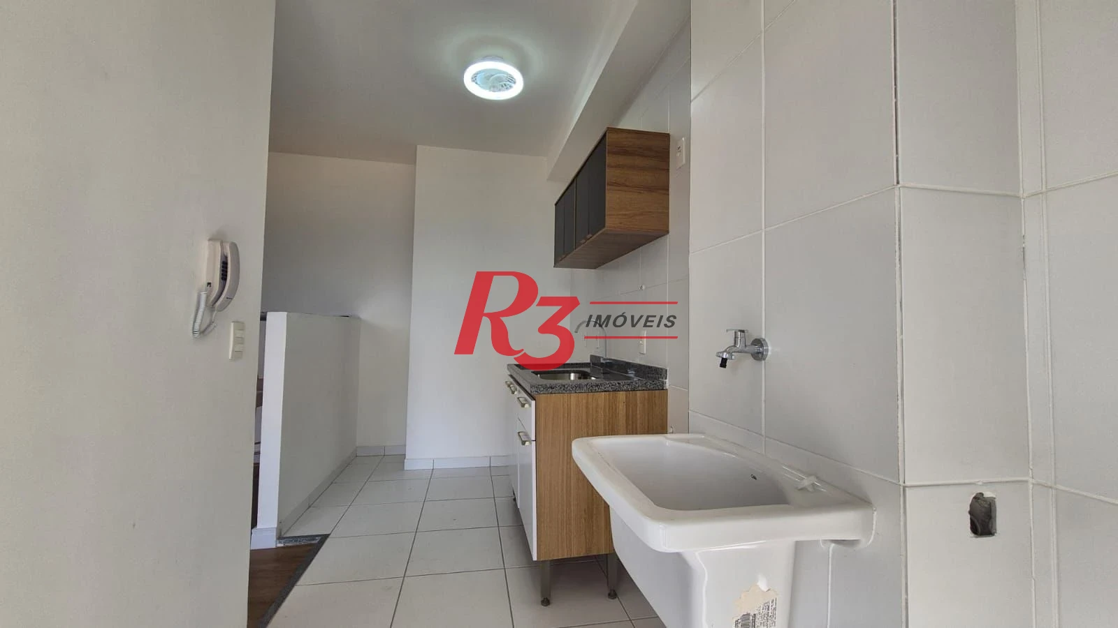 Oportunidade! Apartamento de 2 quartos em Santos com sacada vista livre, andar alto, lazer completo, 1 vaga, 380 mil, oportunidade!
