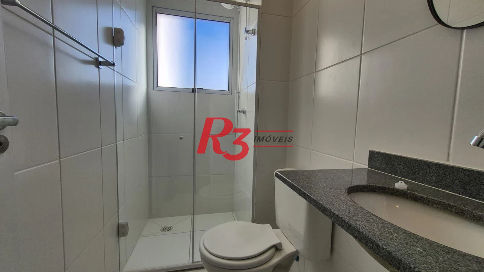 Oportunidade! Apartamento de 2 quartos em Santos com sacada vista livre, andar alto, lazer completo, 1 vaga, 380 mil, oportunidade!