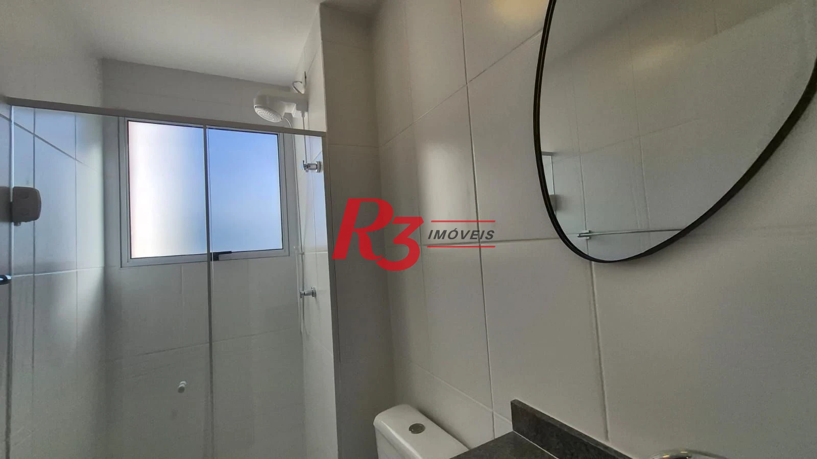 Oportunidade! Apartamento de 2 quartos em Santos com sacada vista livre, andar alto, lazer completo, 1 vaga, 380 mil, oportunidade!