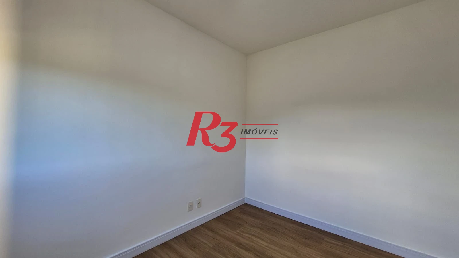 Oportunidade! Apartamento de 2 quartos em Santos com sacada vista livre, andar alto, lazer completo, 1 vaga, 380 mil, oportunidade!