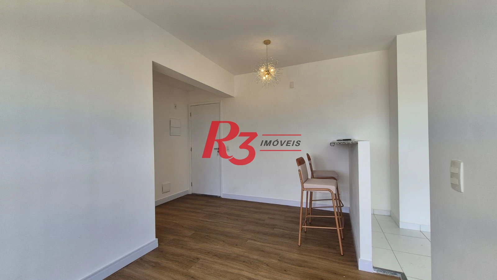 Oportunidade! Apartamento de 2 quartos em Santos com sacada vista livre, andar alto, lazer completo, 1 vaga, 380 mil, oportunidade!
