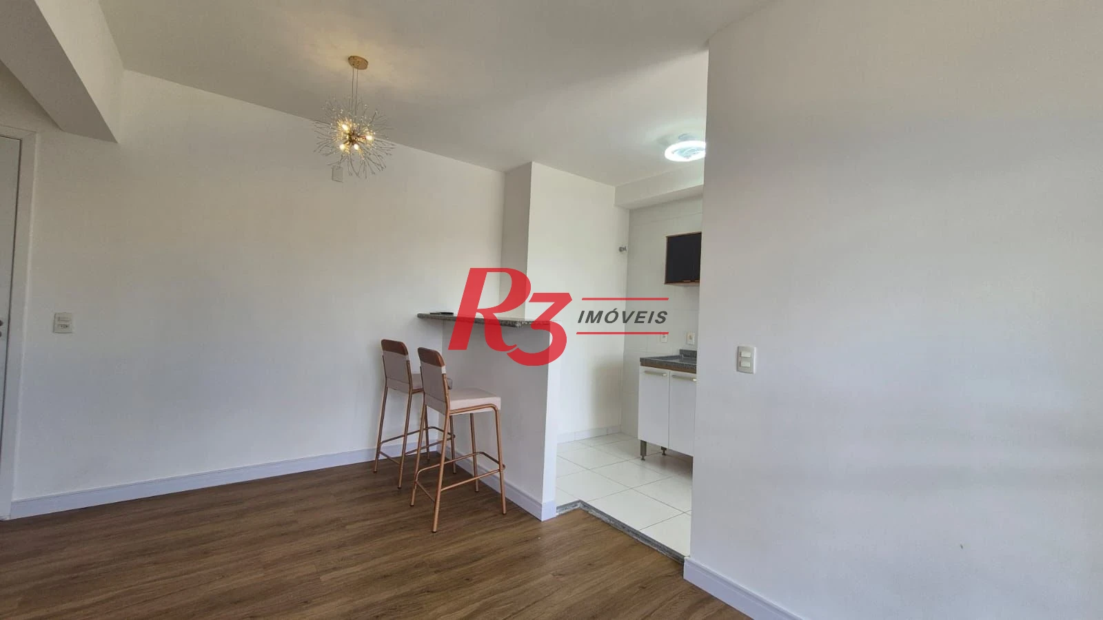 Oportunidade! Apartamento de 2 quartos em Santos com sacada vista livre, andar alto, lazer completo, 1 vaga, 380 mil, oportunidade!