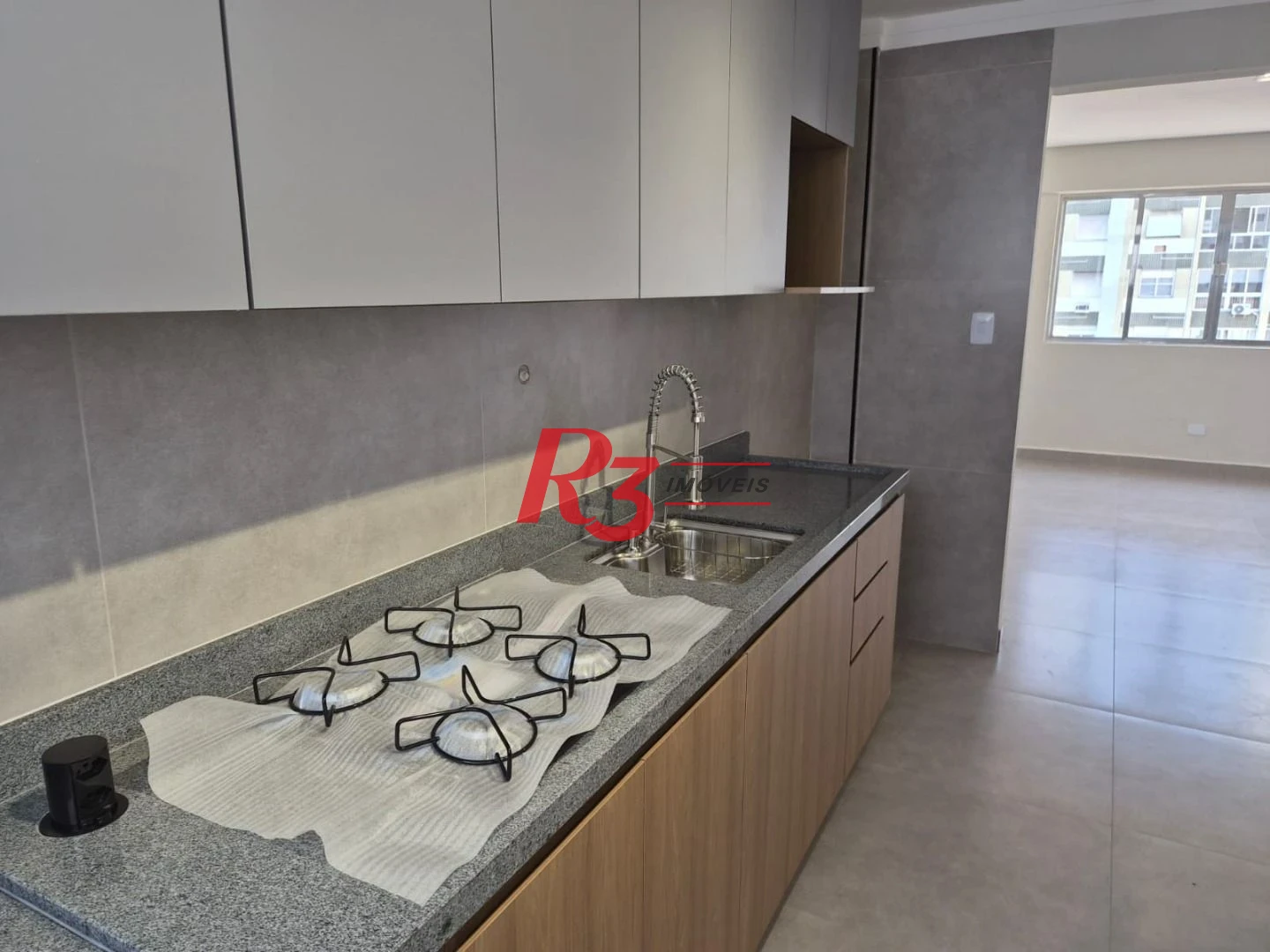 Apartamento com 2 dormitórios à venda, 99 m² por R$ 570.000,00 - Gonzaga - Santos/SP