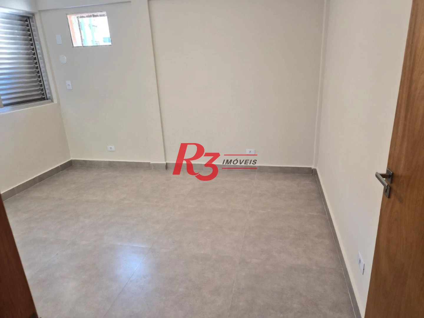 Apartamento com 2 dormitórios à venda, 99 m² por R$ 570.000,00 - Gonzaga - Santos/SP