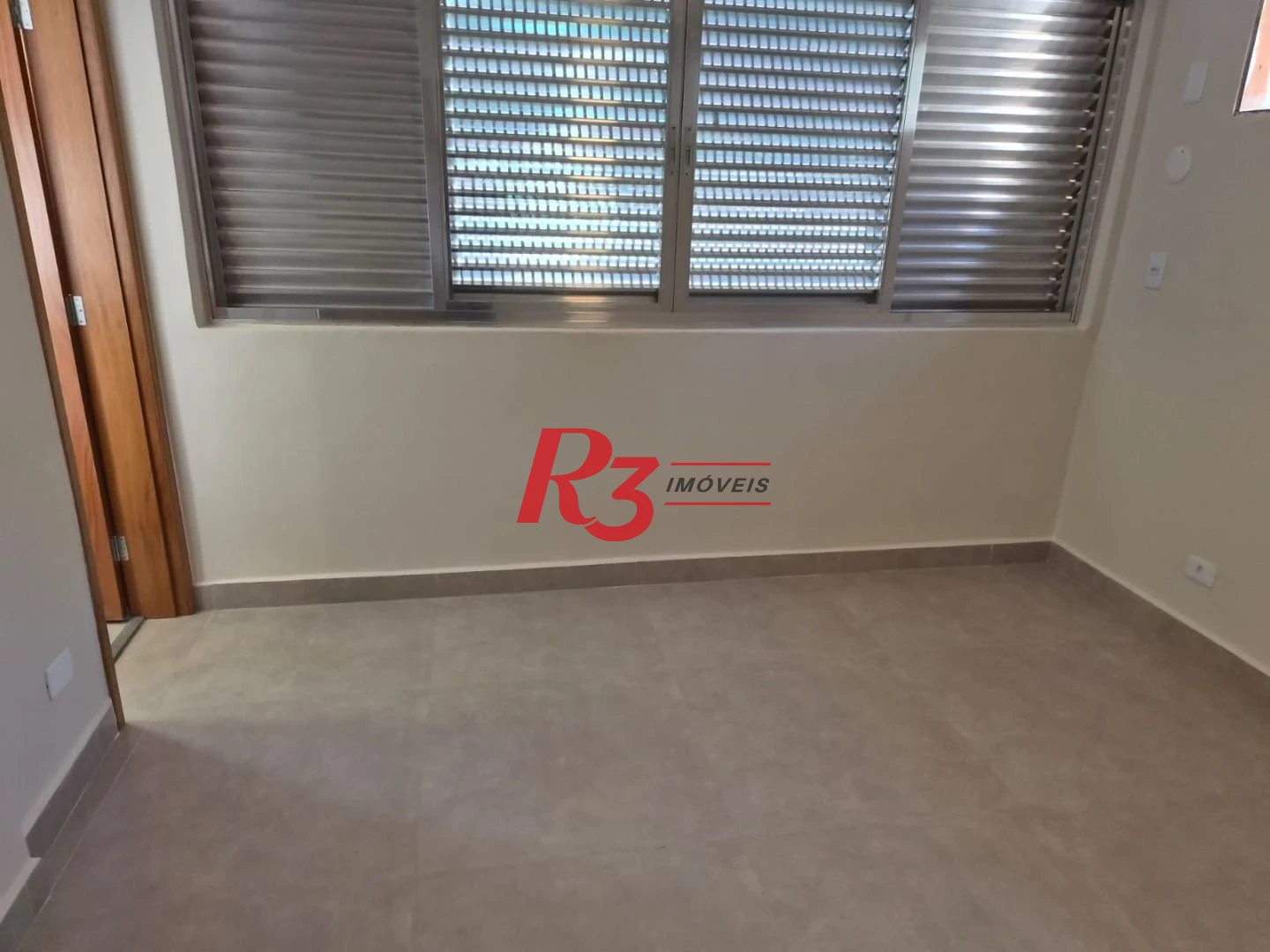Apartamento com 2 dormitórios à venda, 99 m² por R$ 570.000,00 - Gonzaga - Santos/SP