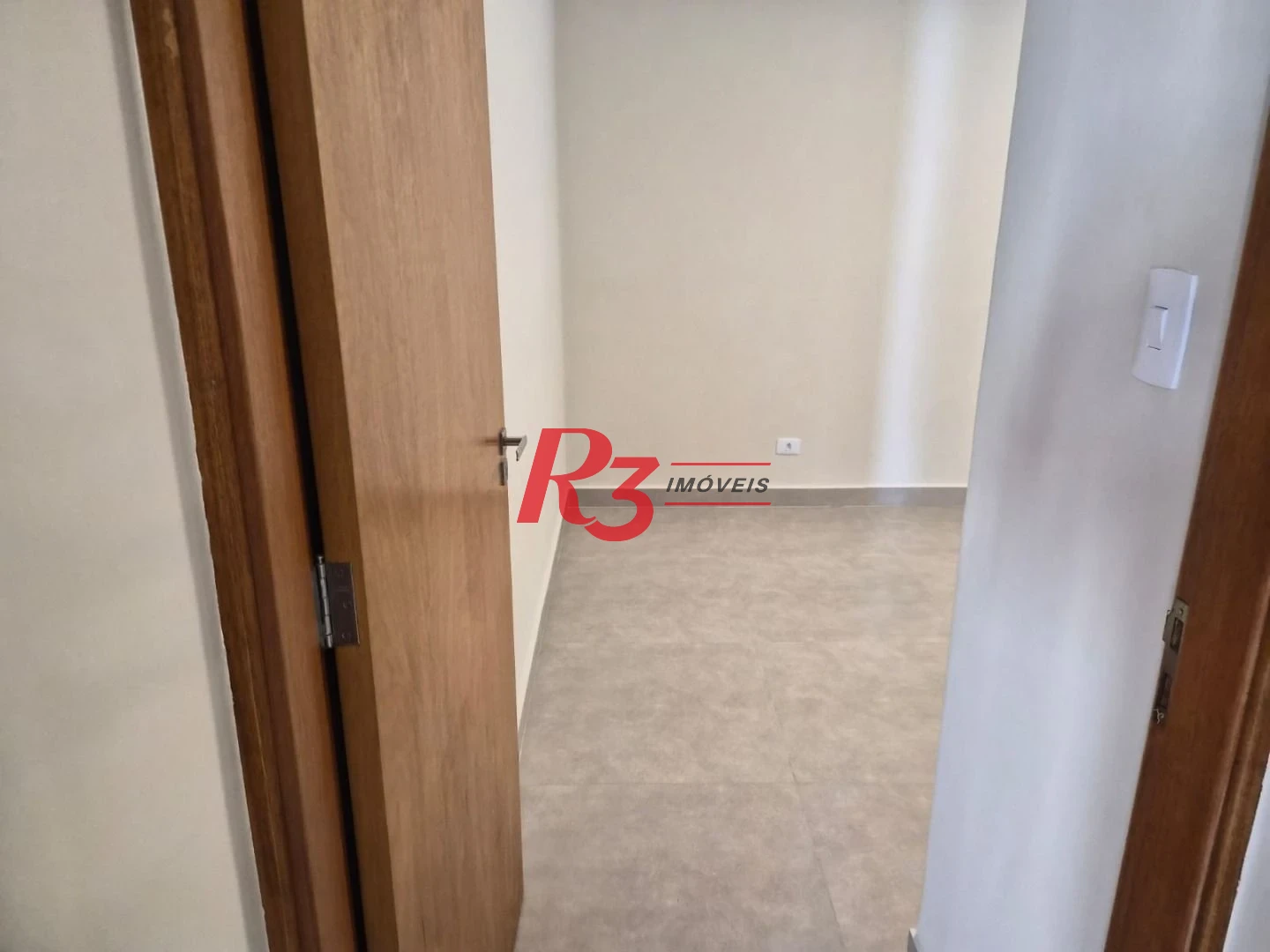 Apartamento com 2 dormitórios à venda, 99 m² por R$ 570.000,00 - Gonzaga - Santos/SP