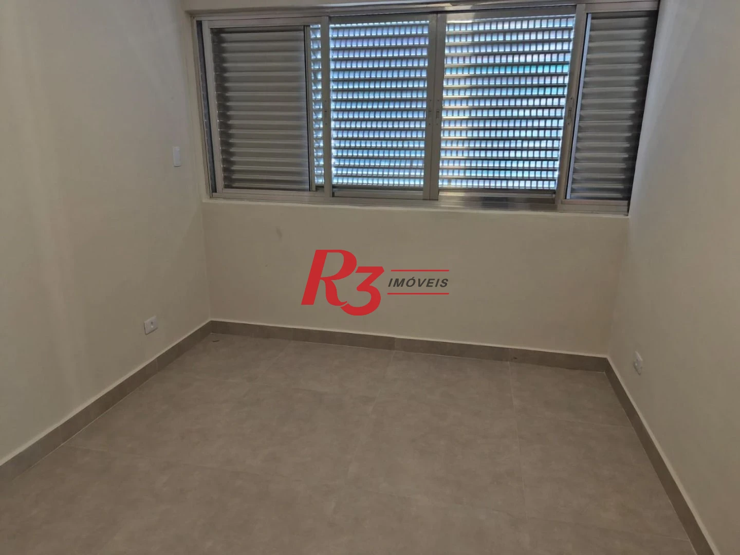 Apartamento com 2 dormitórios à venda, 99 m² por R$ 570.000,00 - Gonzaga - Santos/SP