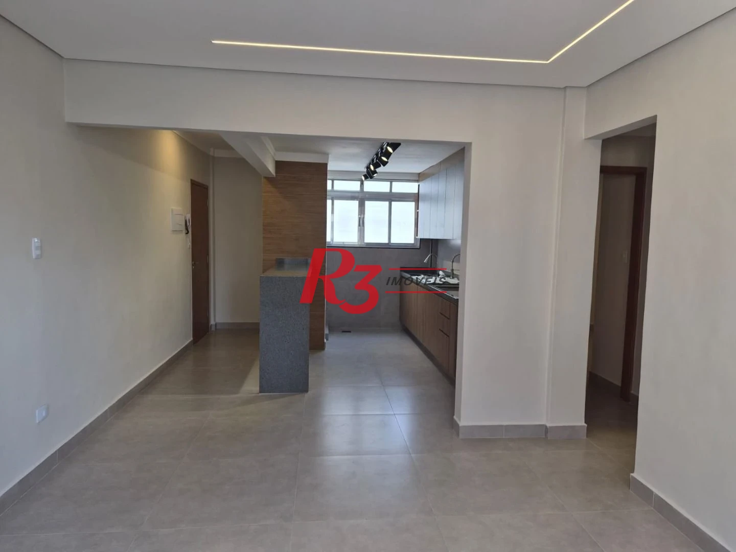 Apartamento com 2 dormitórios à venda, 99 m² por R$ 570.000,00 - Gonzaga - Santos/SP