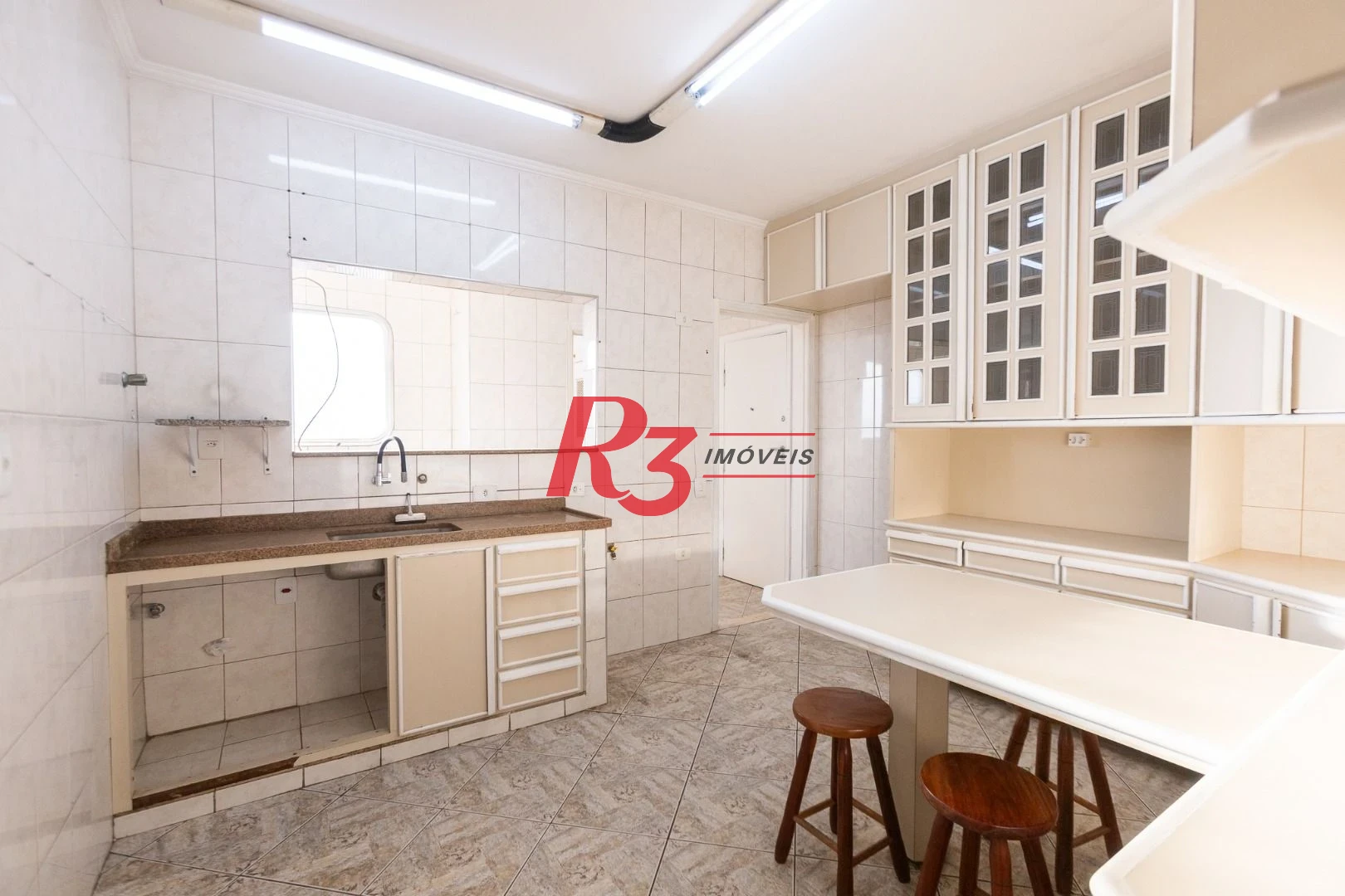 Apartamento com 3 dormitórios à venda, 140 m² por R$ 1.200.000,00 - Ponta da Praia - Santos/SP