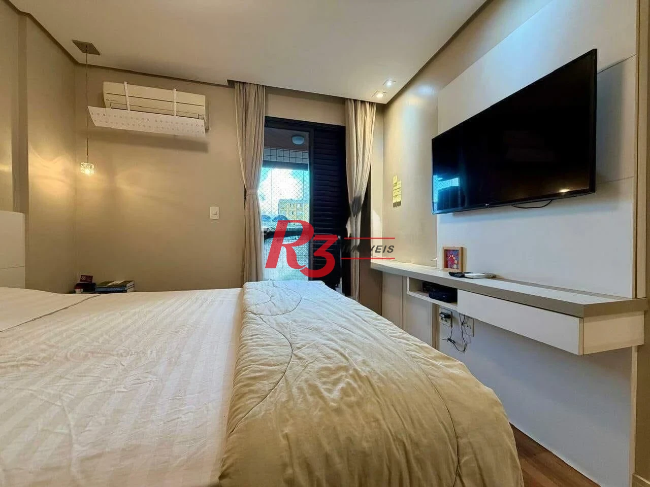 Apartamento com 3 dormitórios à venda, 135 m² por R$ 1.250.000,00 - Embaré - Santos/SP