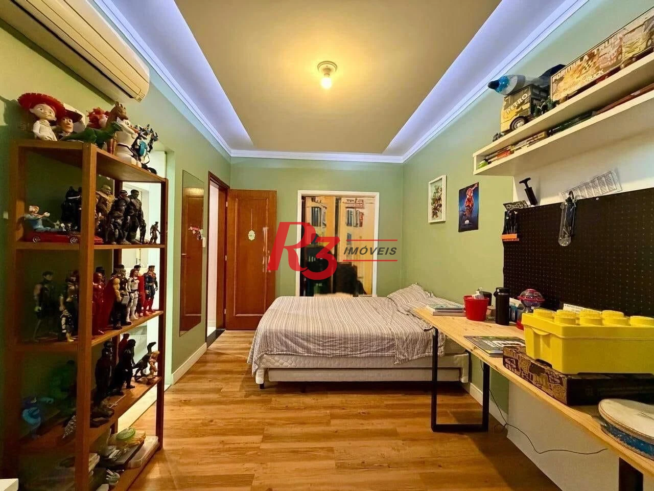 Apartamento com 3 dormitórios à venda, 135 m² por R$ 1.250.000,00 - Embaré - Santos/SP