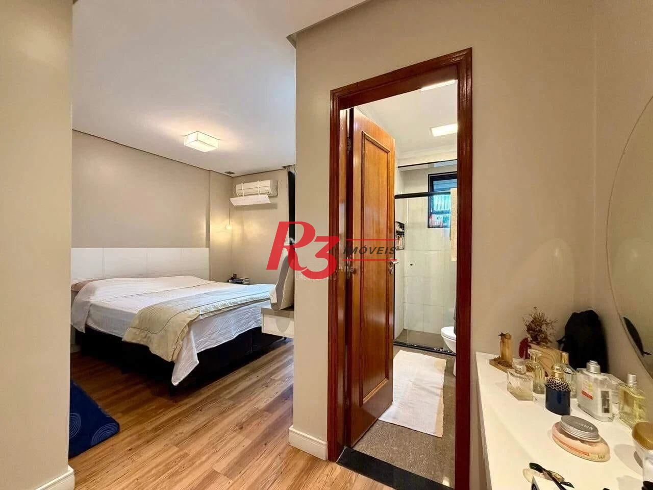 Apartamento com 3 dormitórios à venda, 135 m² por R$ 1.250.000,00 - Embaré - Santos/SP