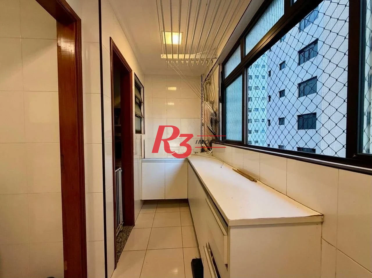 Apartamento com 3 dormitórios à venda, 135 m² por R$ 1.250.000,00 - Embaré - Santos/SP