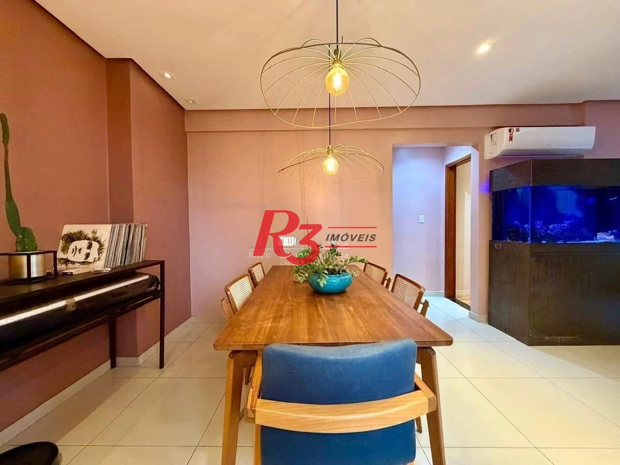 Apartamento com 3 dormitórios à venda, 135 m² por R$ 1.250.000,00 - Embaré - Santos/SP