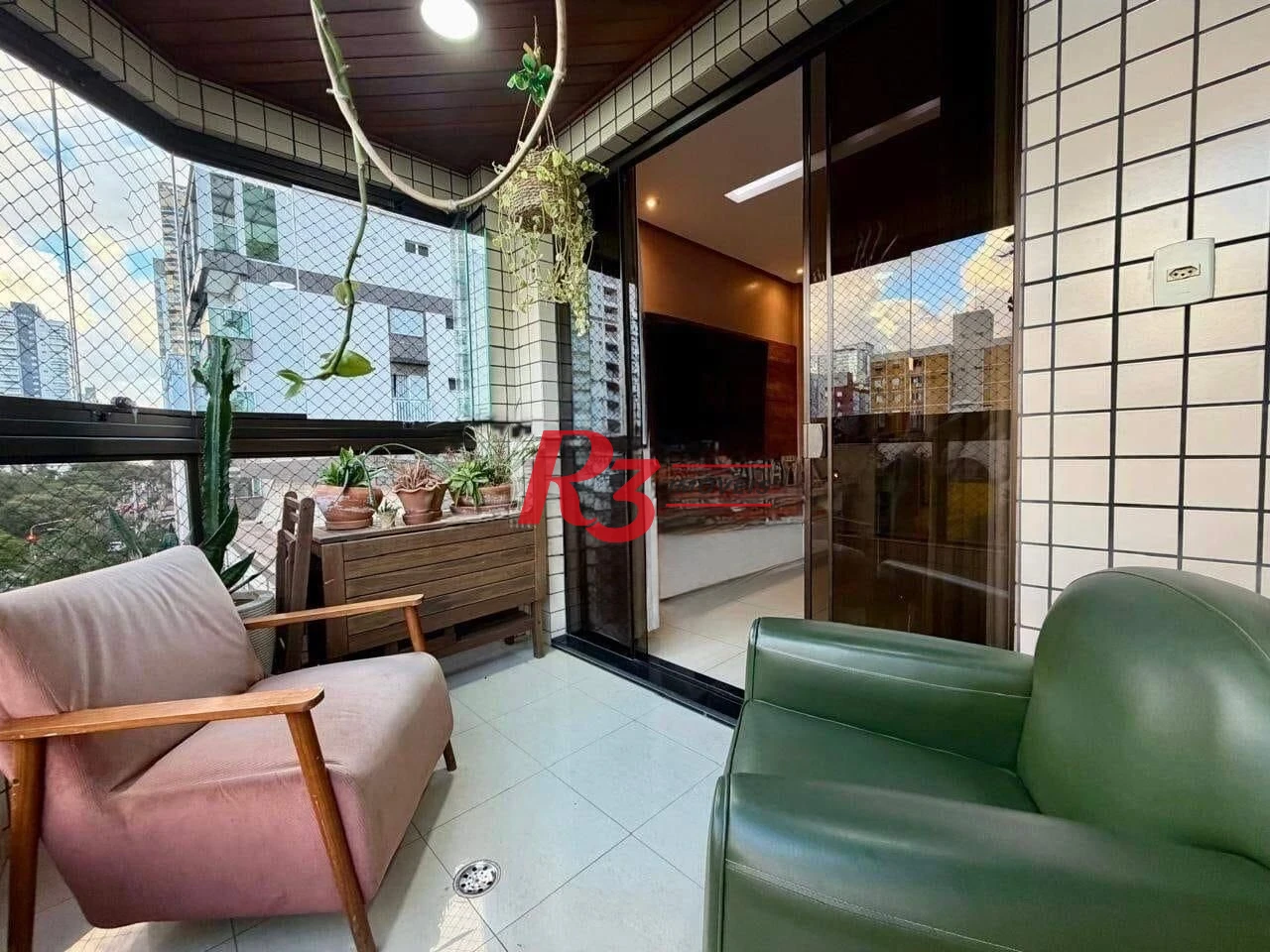 Apartamento com 3 dormitórios à venda, 135 m² por R$ 1.250.000,00 - Embaré - Santos/SP