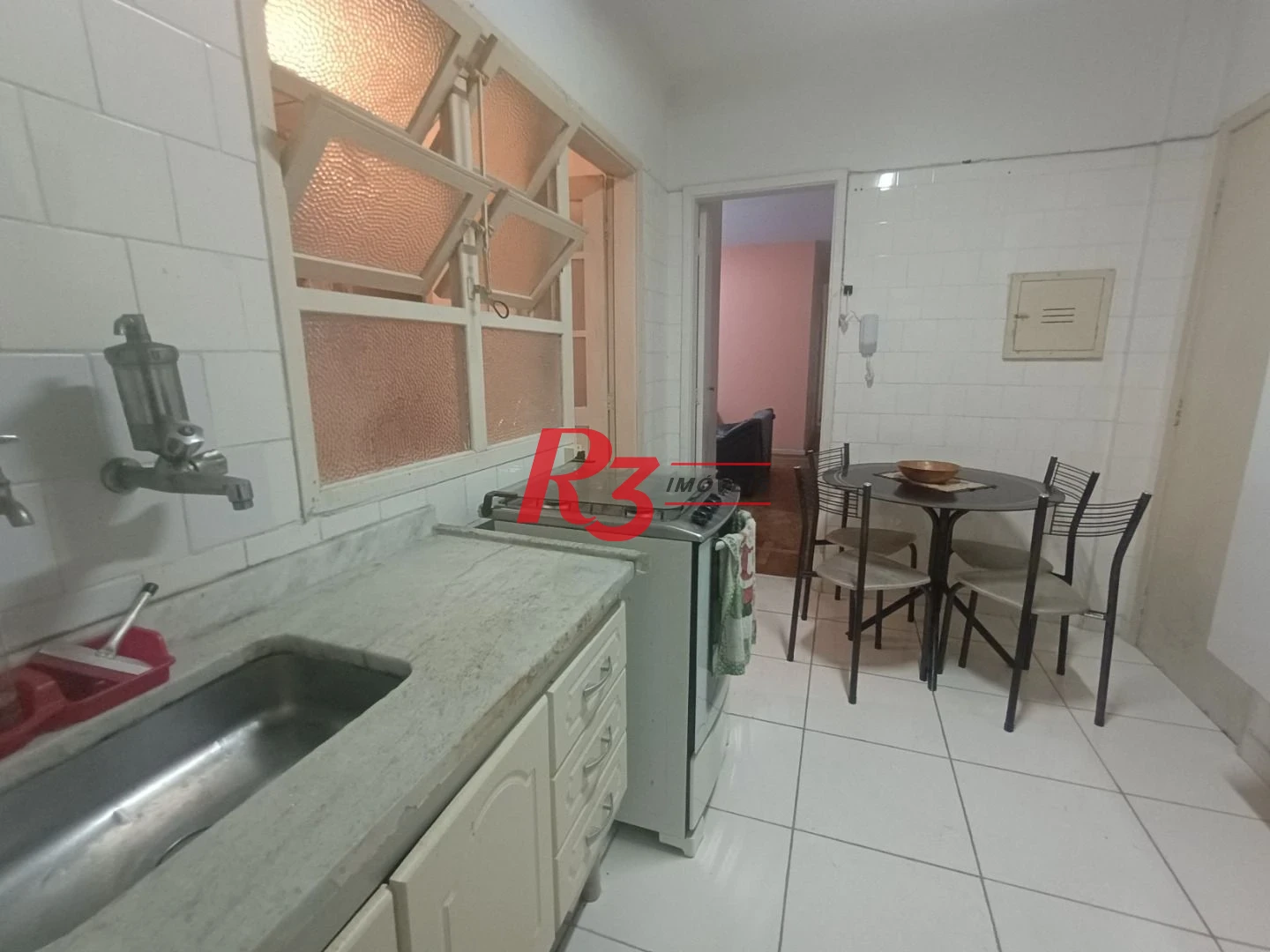 Apartamento com 2 dormitórios à venda, 98 m² por R$ 655.000,00 - Gonzaga - Santos/SP