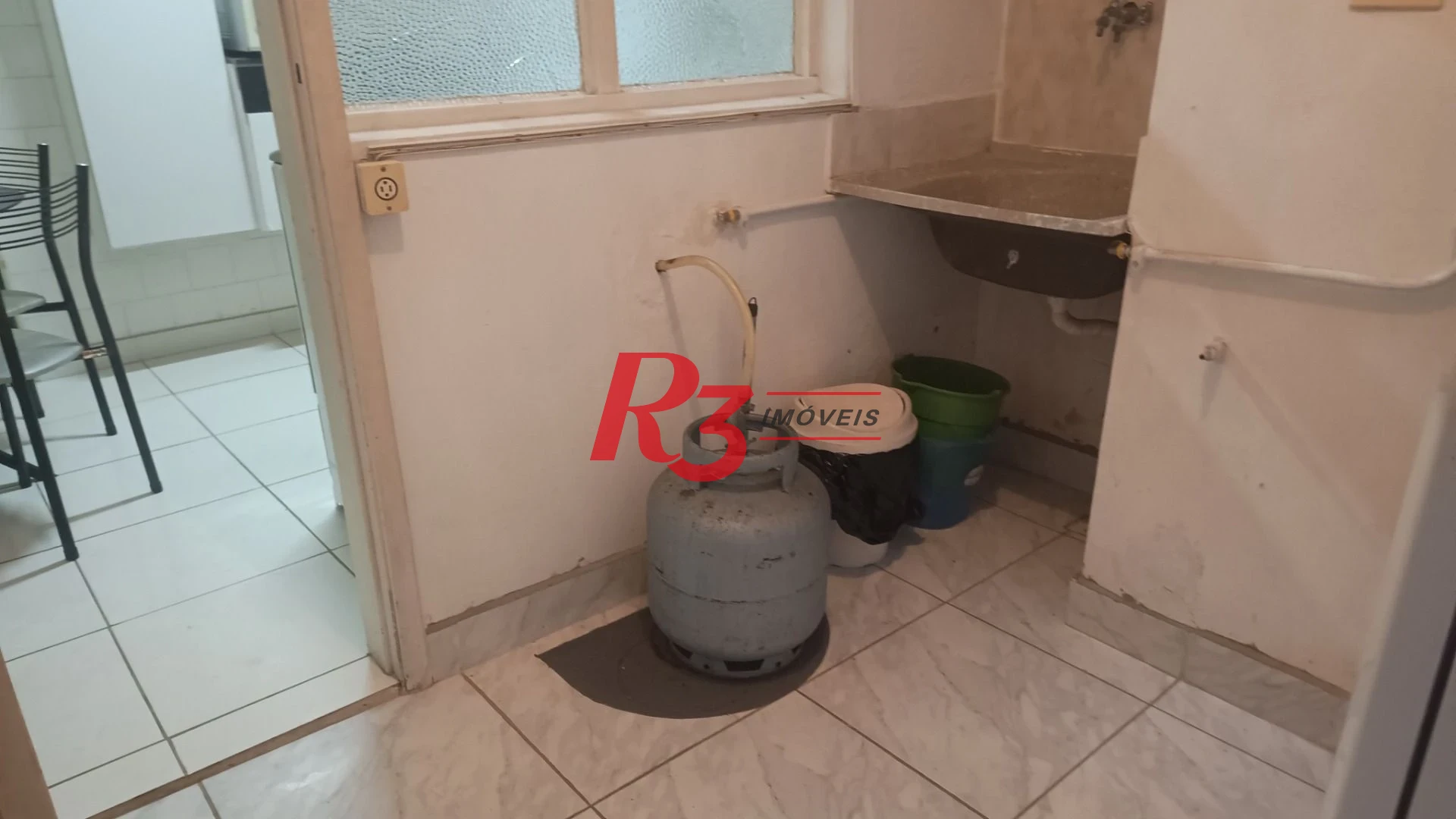 Apartamento com 2 dormitórios à venda, 98 m² por R$ 655.000,00 - Gonzaga - Santos/SP