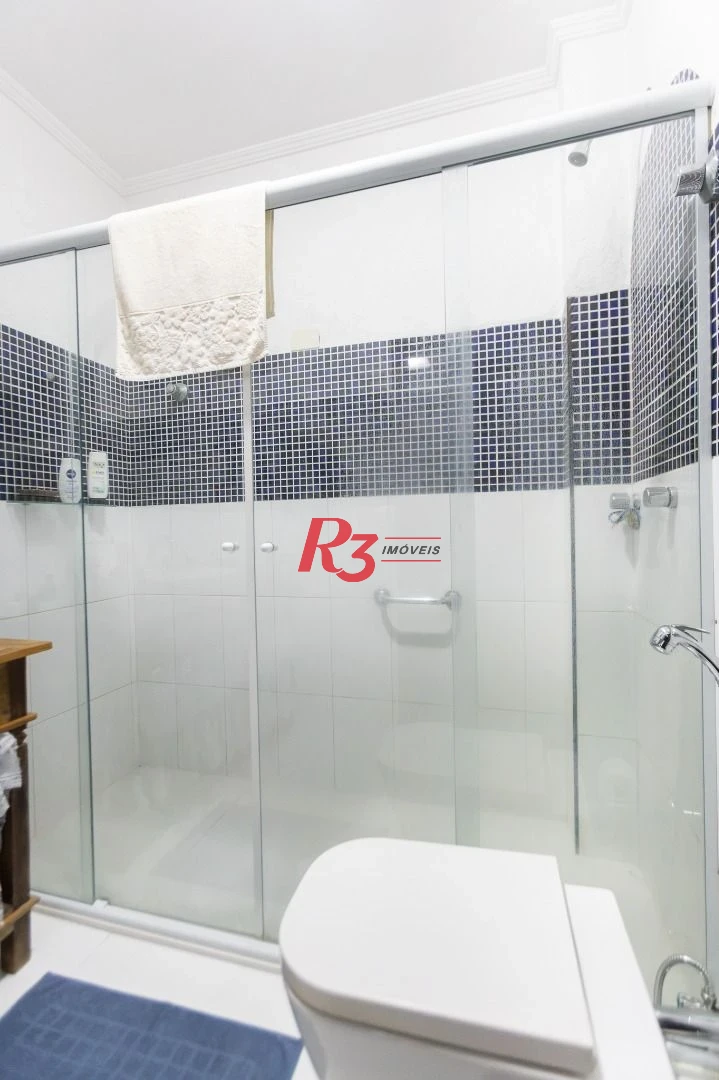Casa com 3 dormitórios à venda, 242 m² por R$ 2.100.000,00 - Embaré - Santos/SP