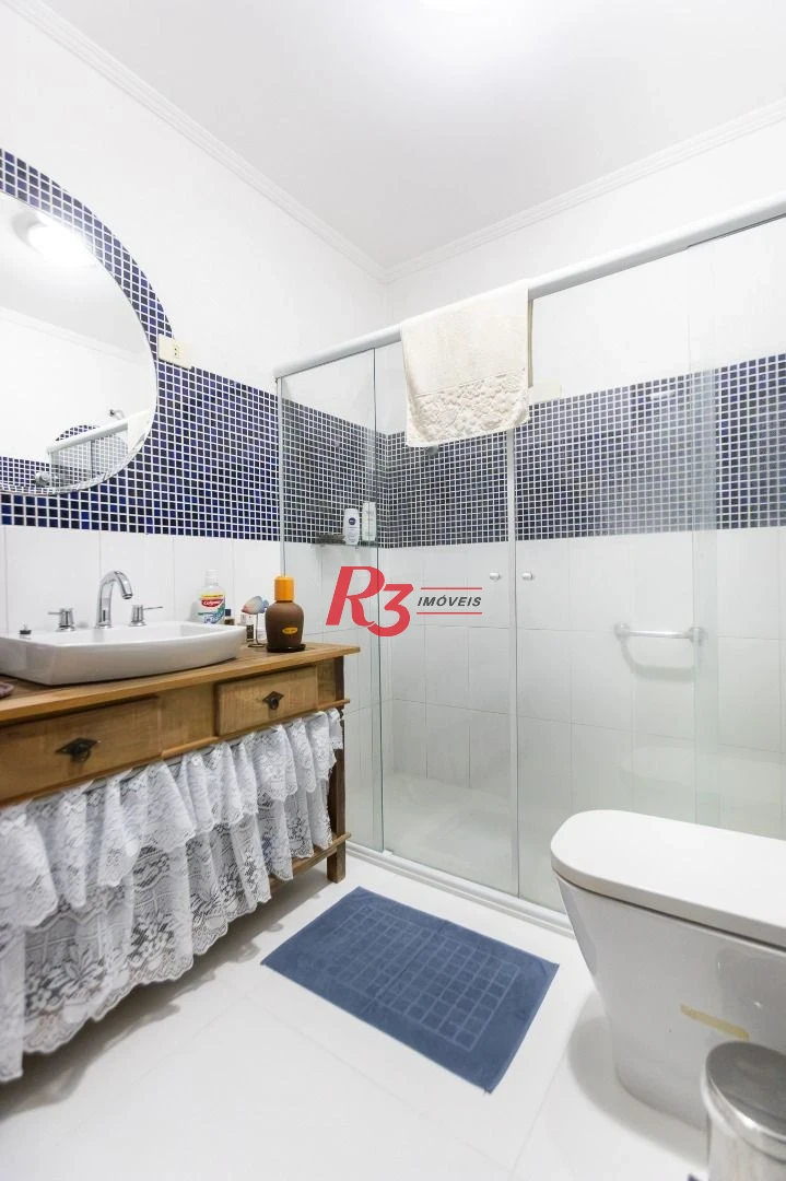 Casa com 3 dormitórios à venda, 242 m² por R$ 2.100.000,00 - Embaré - Santos/SP