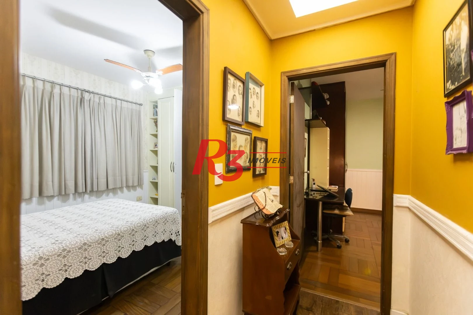 Casa com 3 dormitórios à venda, 242 m² por R$ 2.100.000,00 - Embaré - Santos/SP