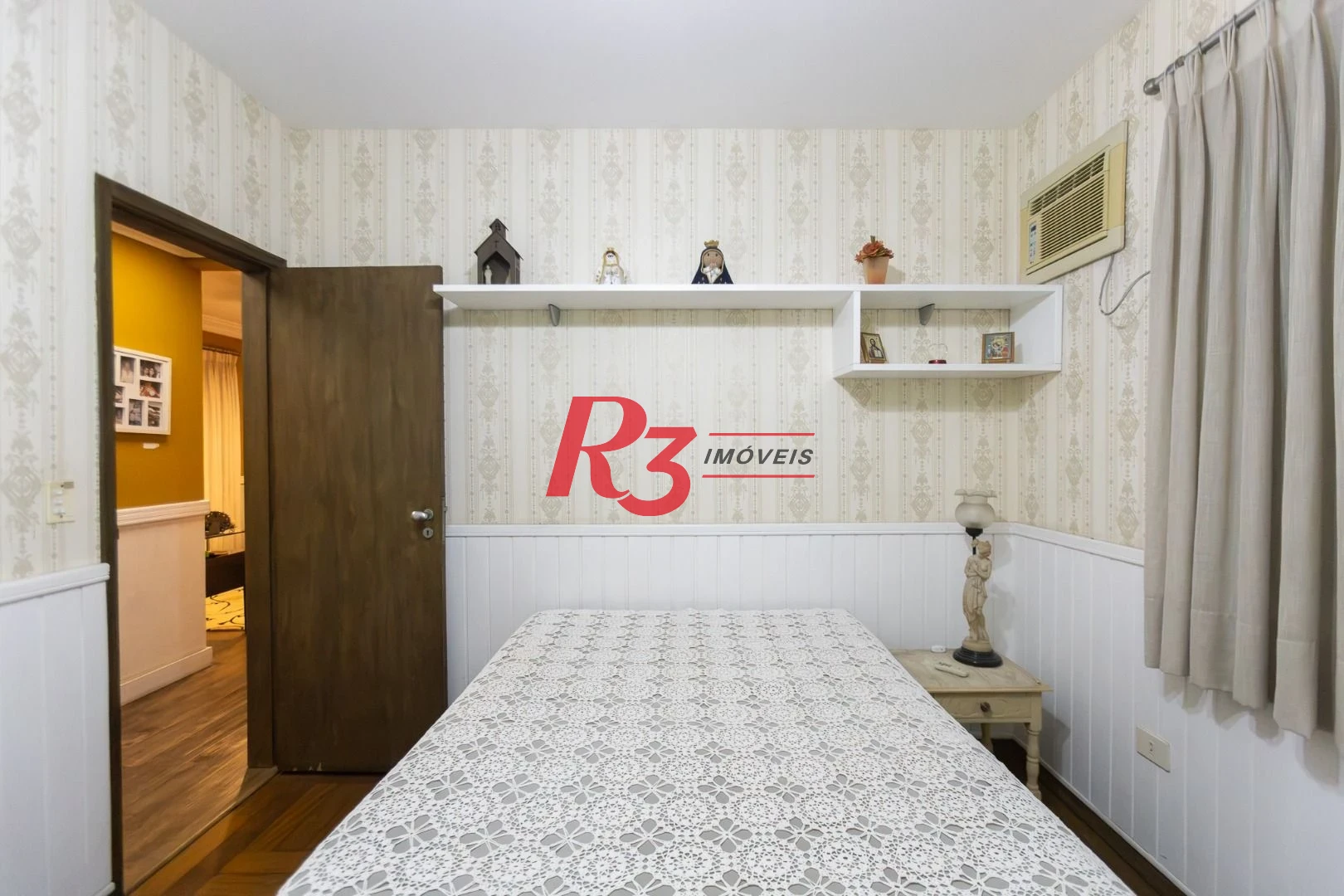 Casa com 3 dormitórios à venda, 242 m² por R$ 2.100.000,00 - Embaré - Santos/SP