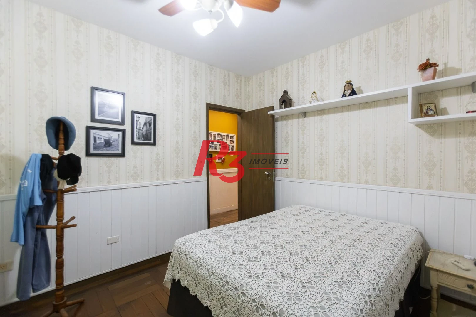 Casa com 3 dormitórios à venda, 242 m² por R$ 2.100.000,00 - Embaré - Santos/SP