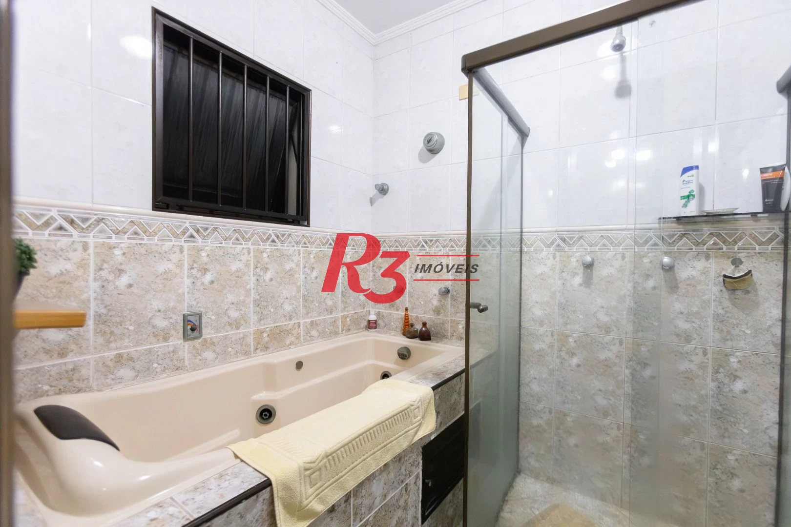 Casa com 3 dormitórios à venda, 242 m² por R$ 2.100.000,00 - Embaré - Santos/SP