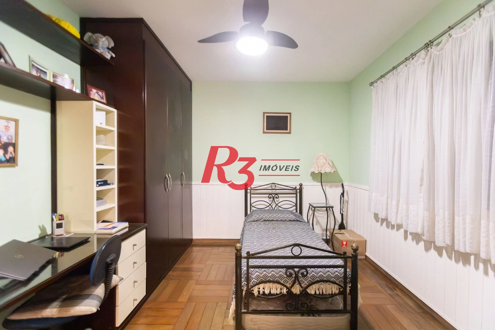 Casa com 3 dormitórios à venda, 242 m² por R$ 2.100.000,00 - Embaré - Santos/SP