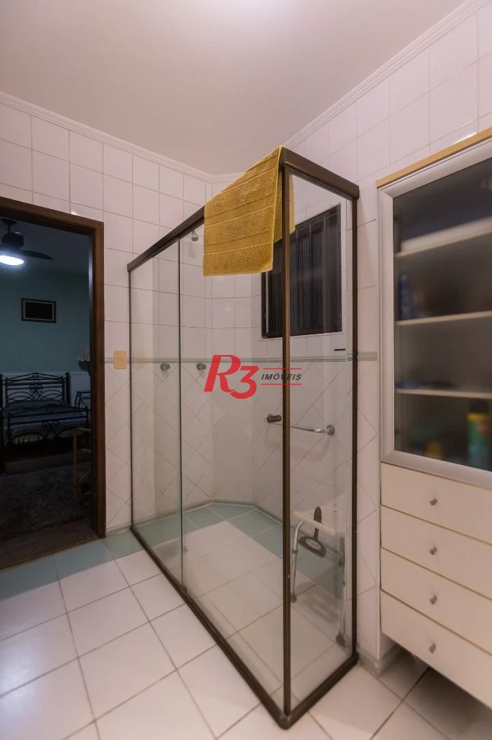 Casa com 3 dormitórios à venda, 242 m² por R$ 2.100.000,00 - Embaré - Santos/SP