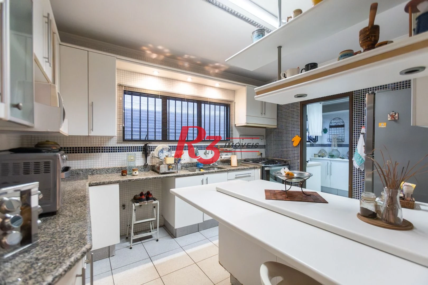 Casa com 3 dormitórios à venda, 242 m² por R$ 2.100.000,00 - Embaré - Santos/SP
