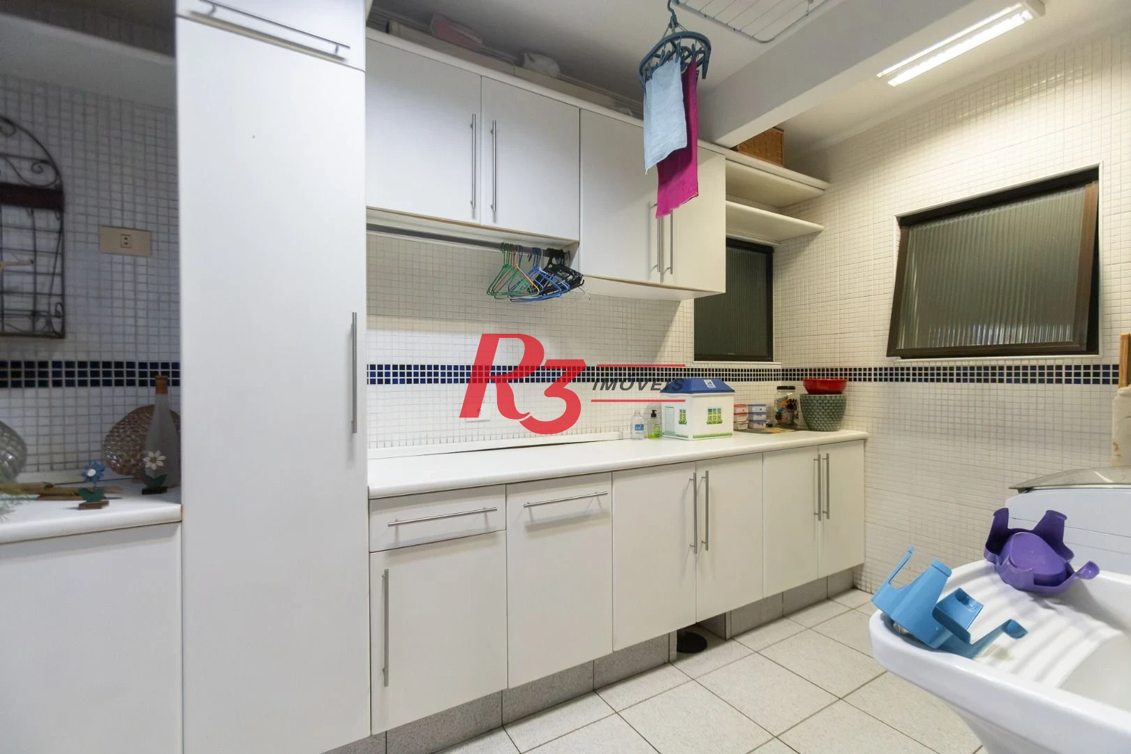 Casa com 3 dormitórios à venda, 242 m² por R$ 2.100.000,00 - Embaré - Santos/SP