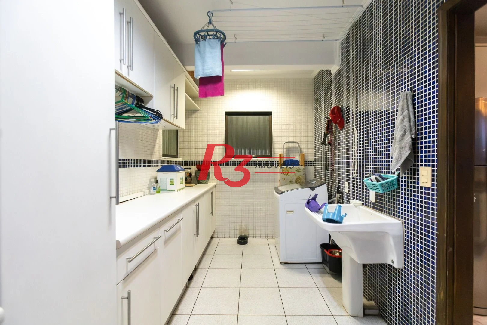 Casa com 3 dormitórios à venda, 242 m² por R$ 2.100.000,00 - Embaré - Santos/SP