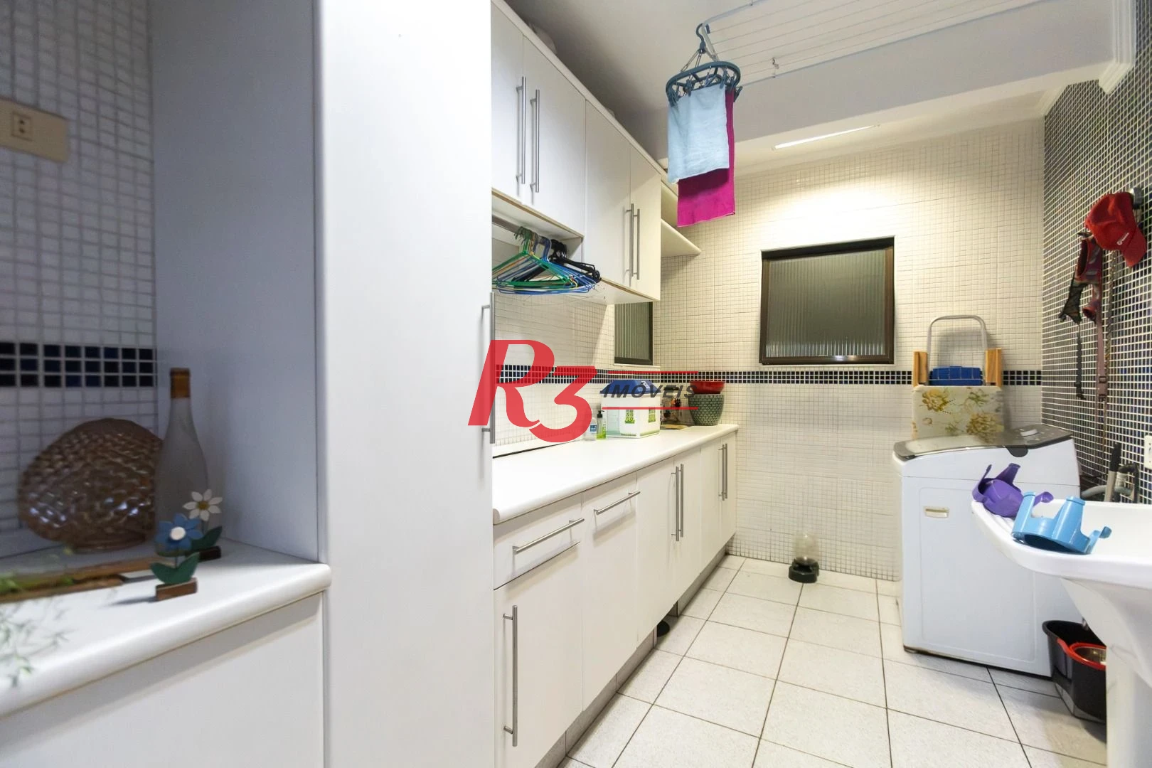 Casa com 3 dormitórios à venda, 242 m² por R$ 2.100.000,00 - Embaré - Santos/SP