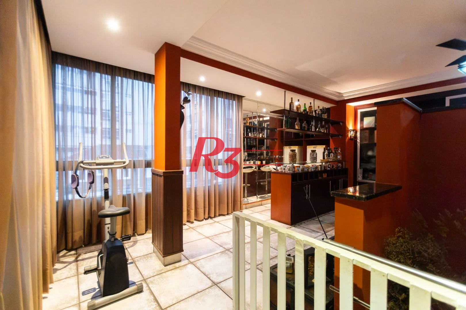 Casa com 3 dormitórios à venda, 242 m² por R$ 2.100.000,00 - Embaré - Santos/SP