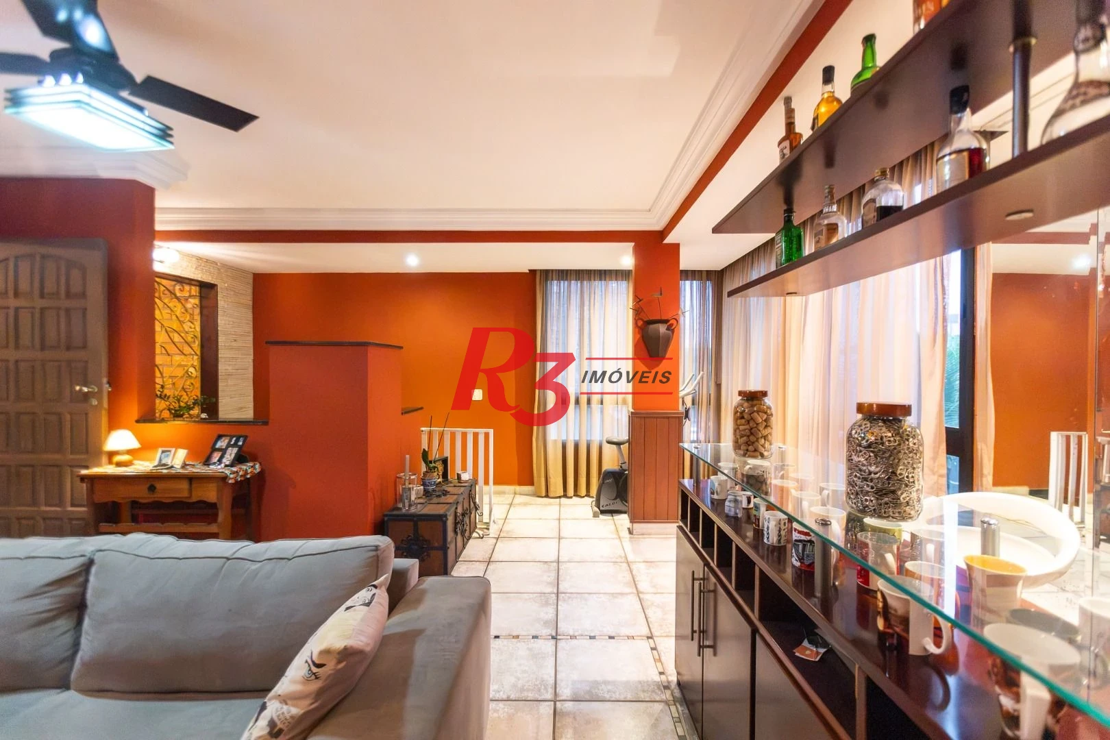 Casa com 3 dormitórios à venda, 242 m² por R$ 2.100.000,00 - Embaré - Santos/SP