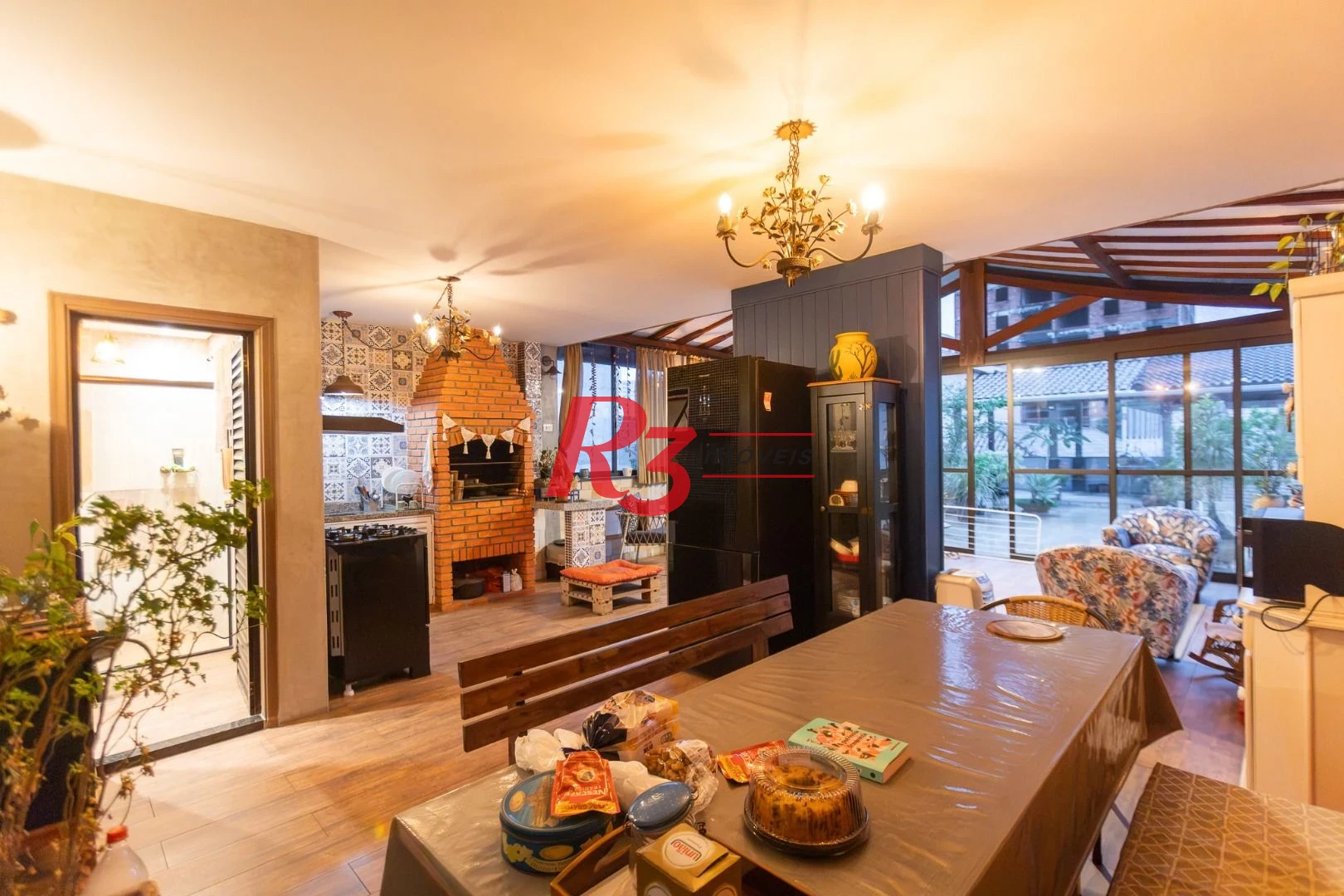 Casa com 3 dormitórios à venda, 242 m² por R$ 2.100.000,00 - Embaré - Santos/SP