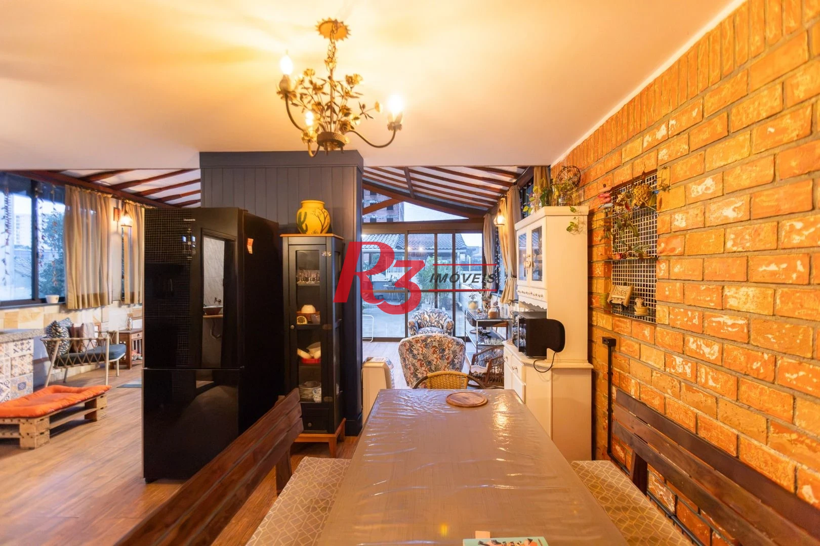 Casa com 3 dormitórios à venda, 242 m² por R$ 2.100.000,00 - Embaré - Santos/SP